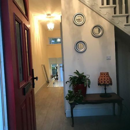 Newcastle Guest House Голуей Екстериор снимка