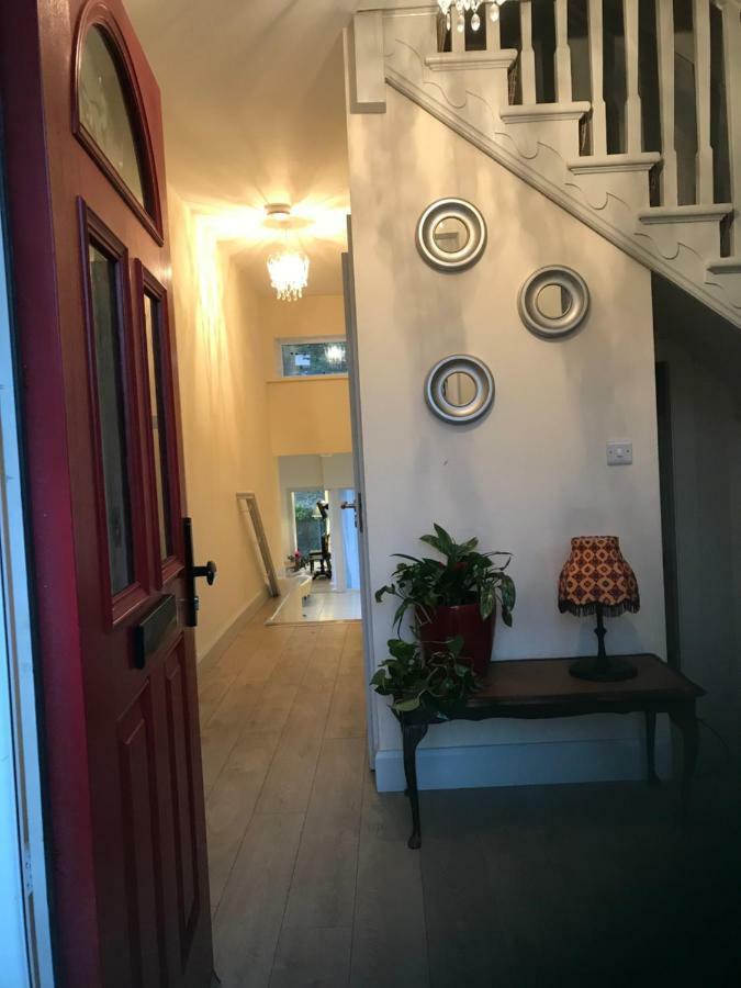 Newcastle Guest House Голуей Екстериор снимка
