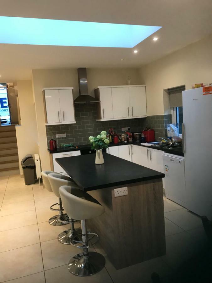 Newcastle Guest House Голуей Екстериор снимка