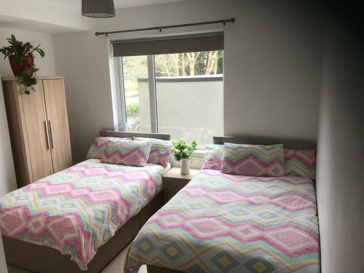 Newcastle Guest House Голуей Екстериор снимка