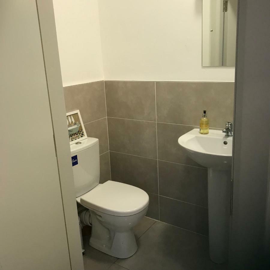 Newcastle Guest House Голуей Екстериор снимка